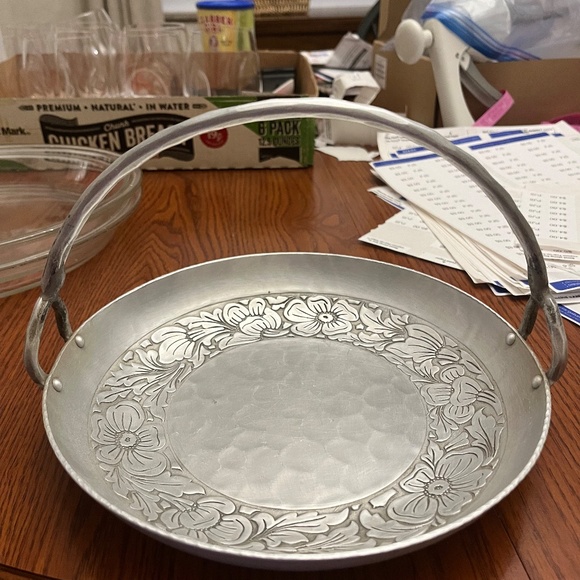 VINTAGE FORGED ALUMINIUM BASKET - Picture 2 of 7